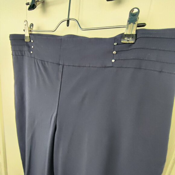 Navy blue stretch pant by JM Collection. Cute pull on style. Grommets & Pleating - Picture 4 of 5